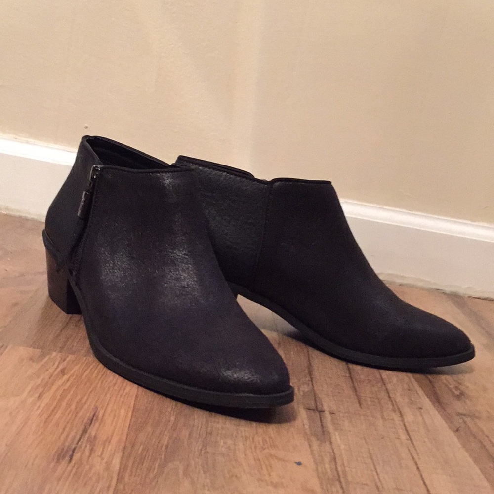 Simply Vera by Vera Wang ankle boots-never worn!